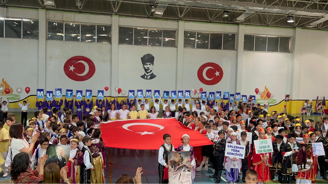 Okulumuzda 19 Mayıs Atatürk’ü Anma Gençlik ve Spor Bayramımızı Coşkuyla Kutladık