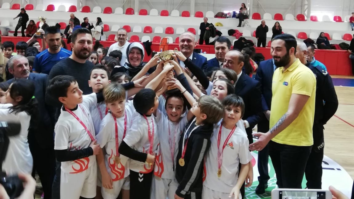 4.Sınıflar Öğrencimiz Basketbol Etimesgut İlçe Şampiyonu Oldu...