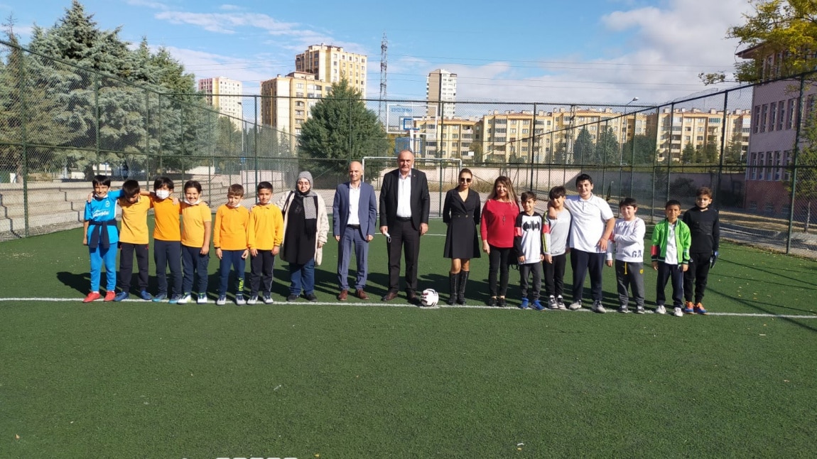 Cahit Zarifoğlu İlkokulu Geleneksel Futbol Turnuvası Başladı.
